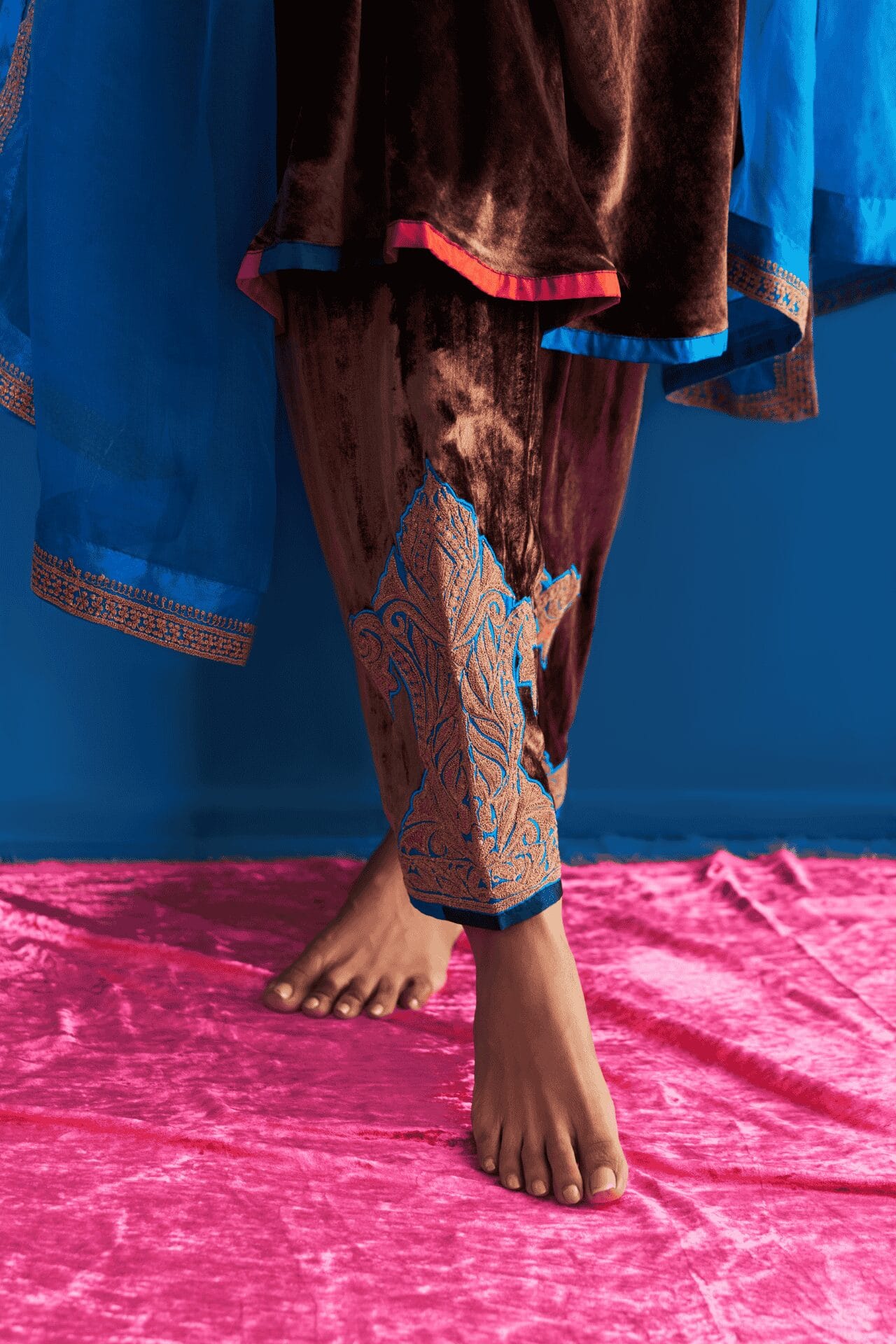 Brown And Blue Tilla Embroidered Pheran Salwar Organza Dupatta