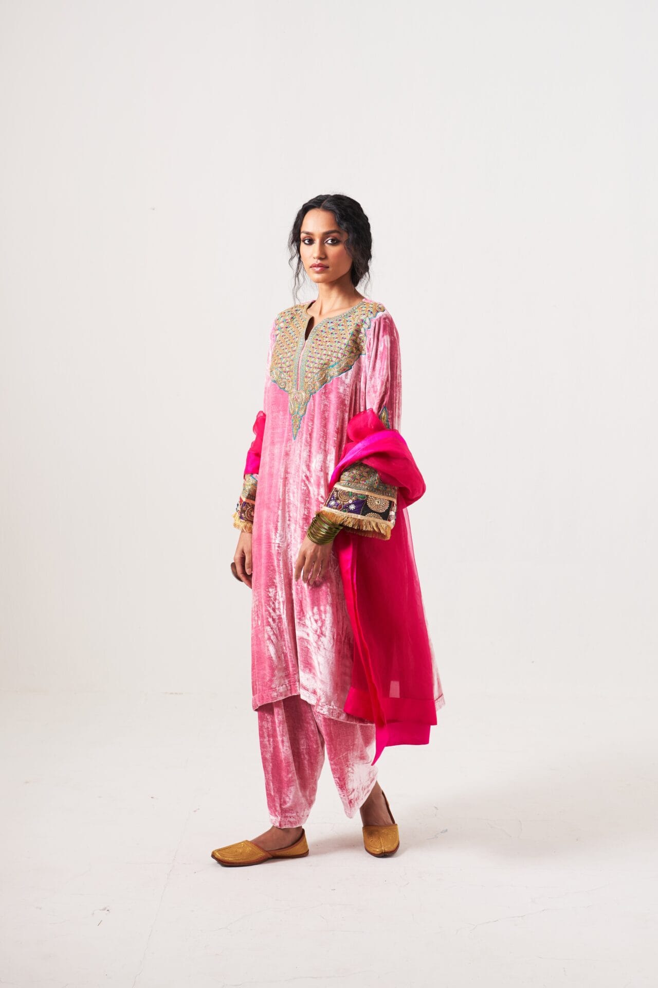Pink Tilla Embroidered Pheran Salwar Organza Dupatta