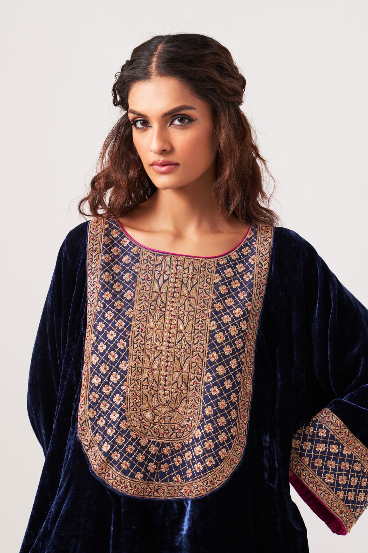 Blue Tilla Embroidered Round Pheran Salwar Organza Dupatta