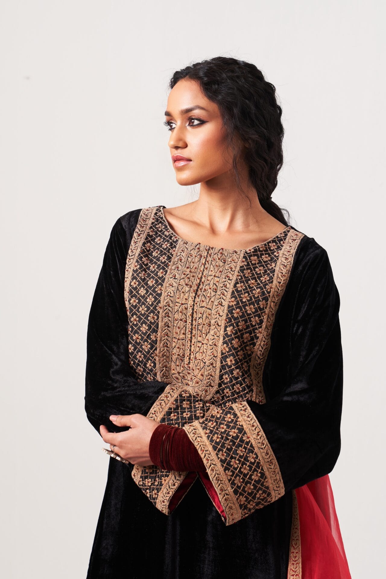 Black Tilla Embroidered Round Pheran Salwar Organza Dupatta