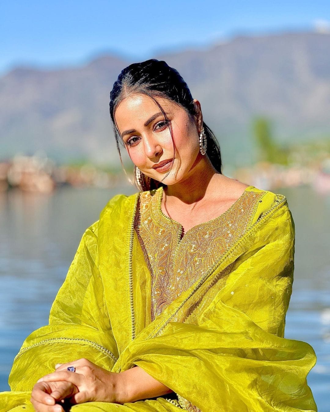 Hina Khan in Green Tilla Embroidered Kurta Pant Organza Dupatta