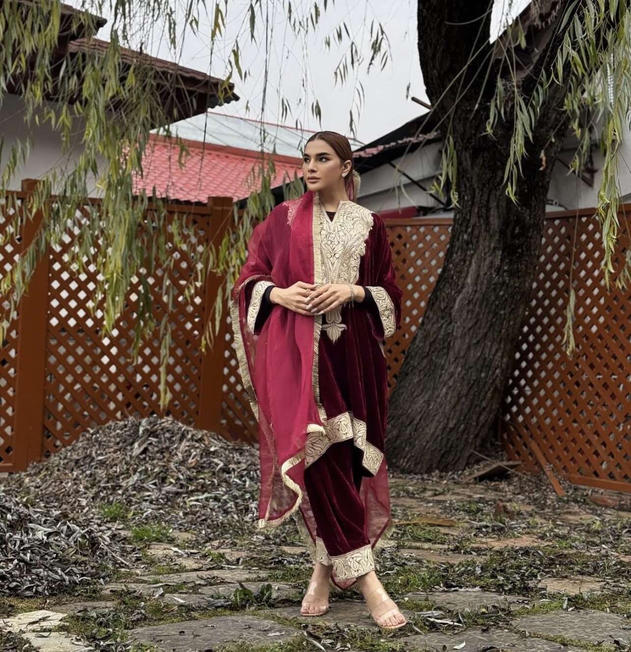 Maroon Tilla Embroidered Pheran Salwar Organza Dupatta