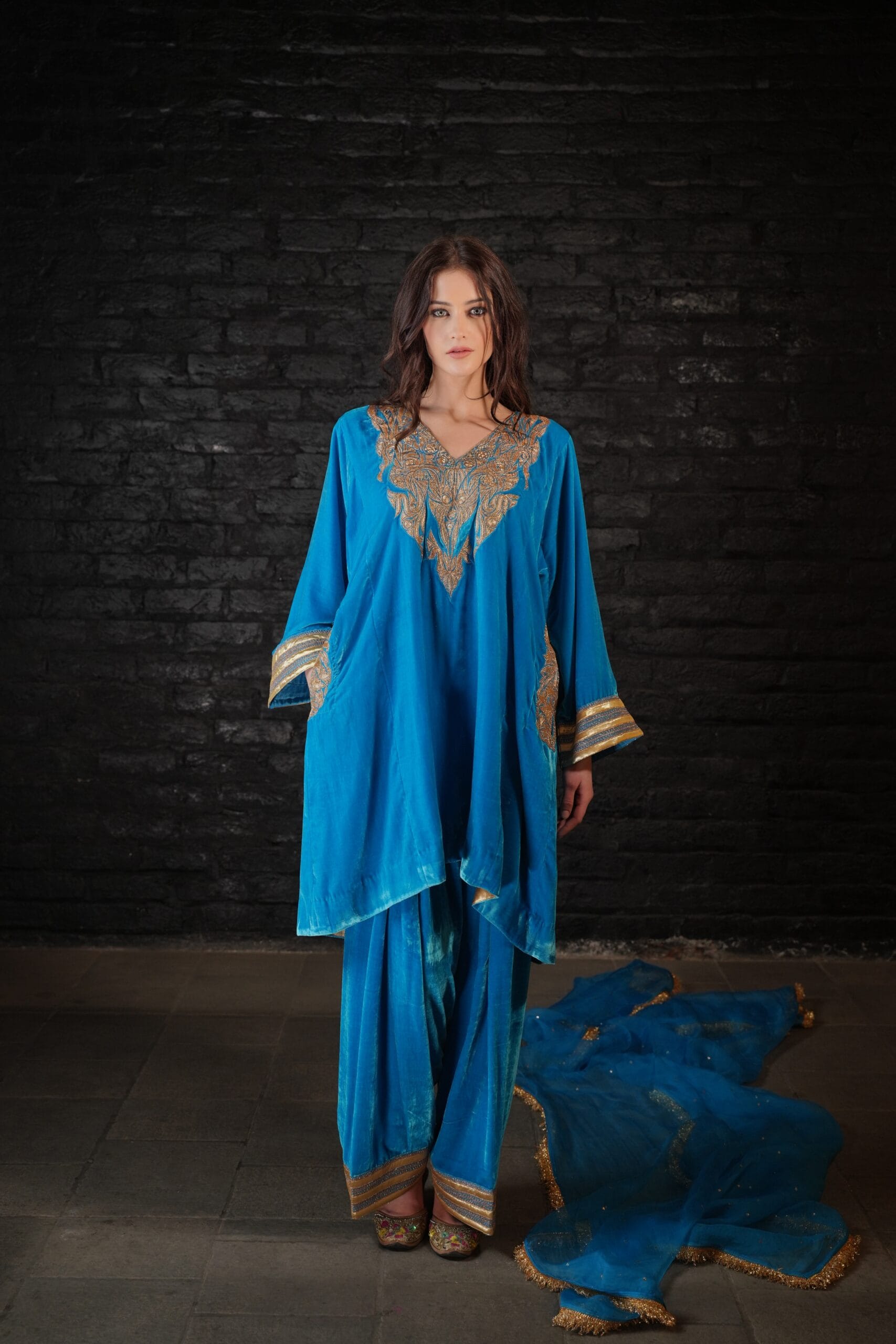 Aqua Blue Tilla Embroidered Round Pheran Farshi Salwar Organza Dupatta