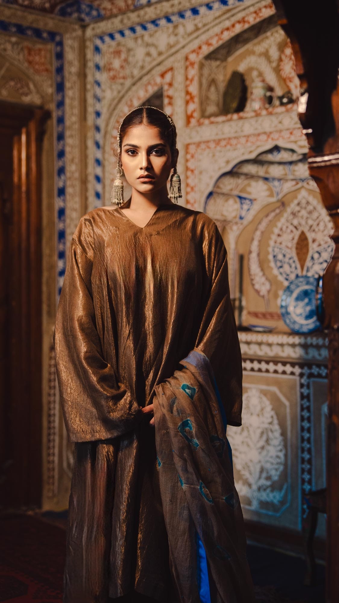 Brown Pheran Pant Organza Bandhani Dupatta