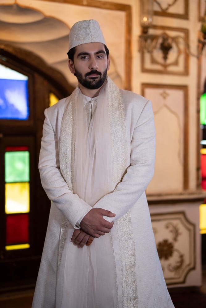 Ivory Ari Embroidered Sherwani Kurta Pant Set with an Organza Mens Dupatta