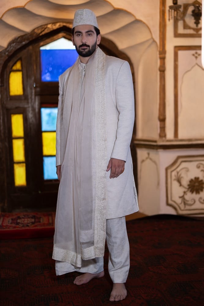 Ivory Ari Embroidered Sherwani Kurta Pant Set with an Organza Mens Dupatta
