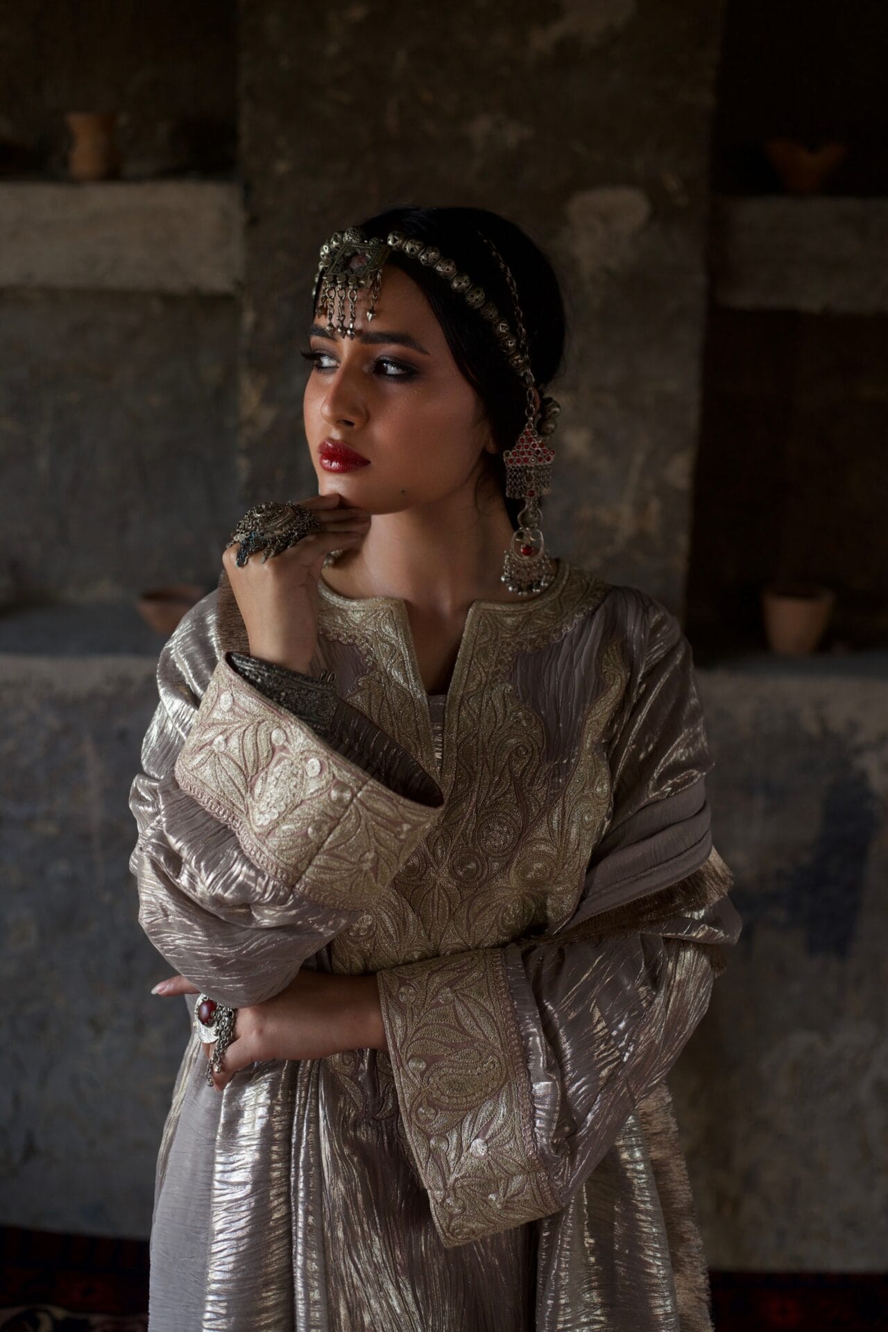 Mauve Shimmer Tilla Embroidered Pheran Salwar