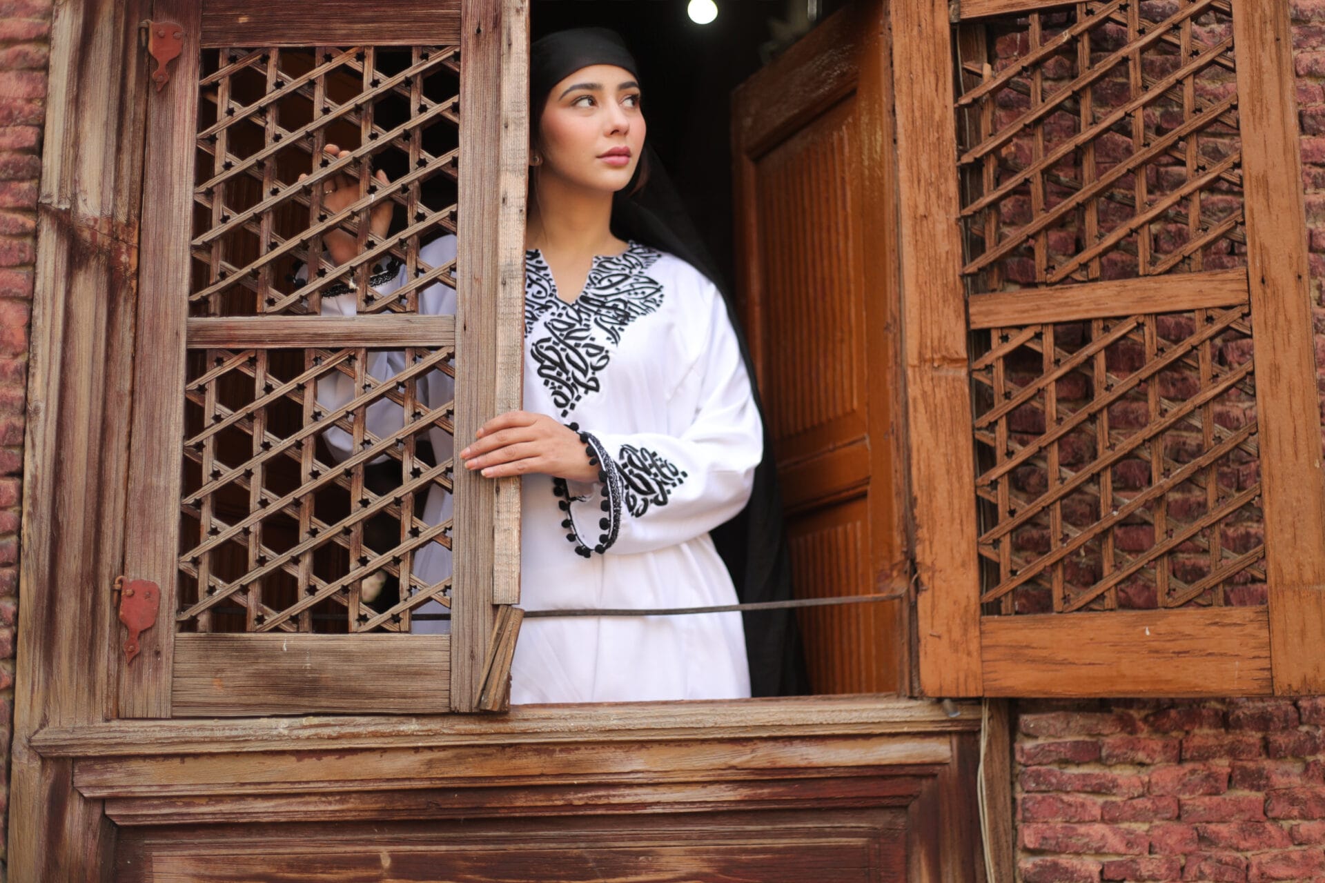 White Thread Embroidered Pheran Salwar Organza Dupatta