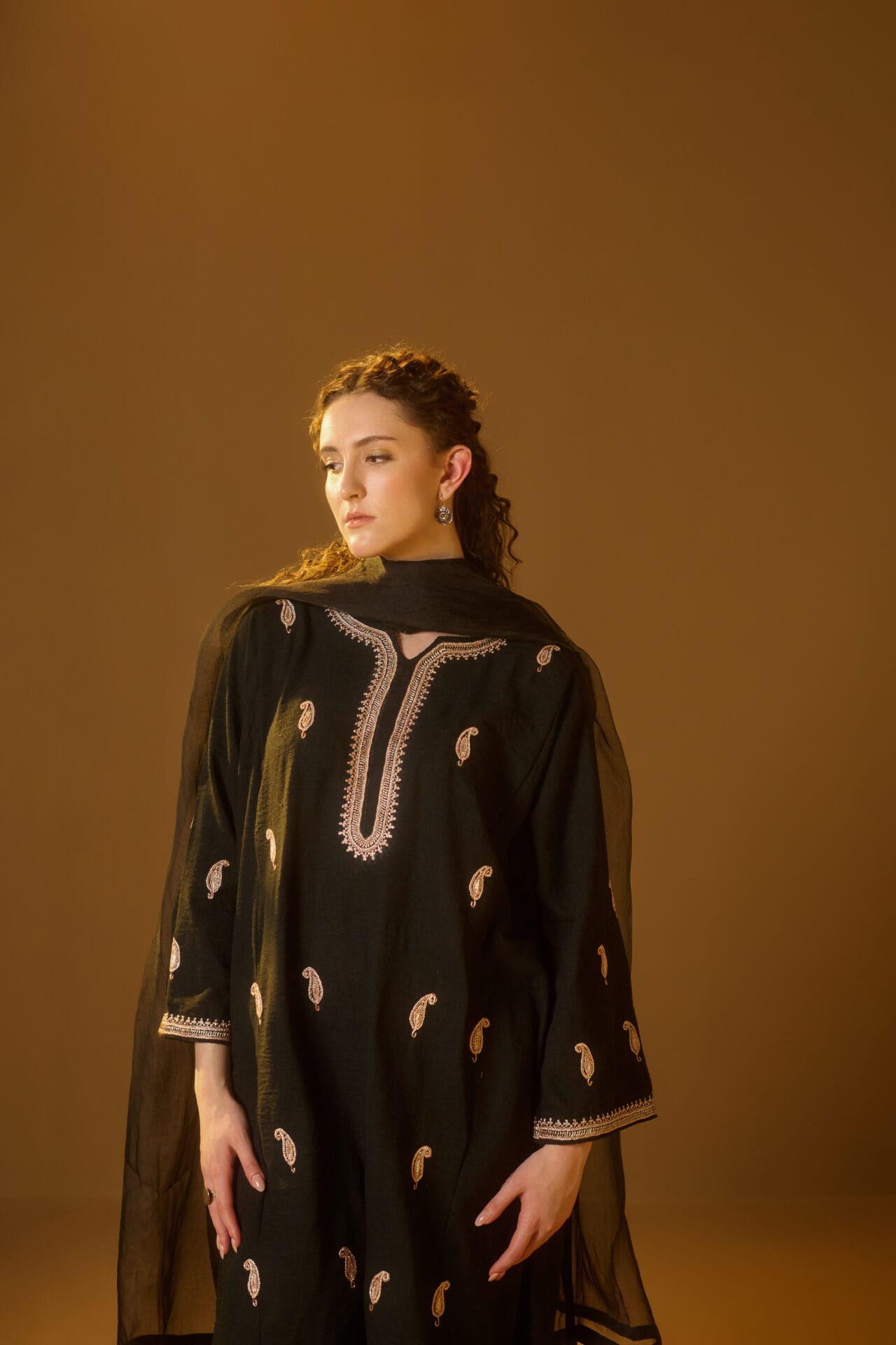 Black Hand Embroidered Pheran Salwar Organza Dupatta