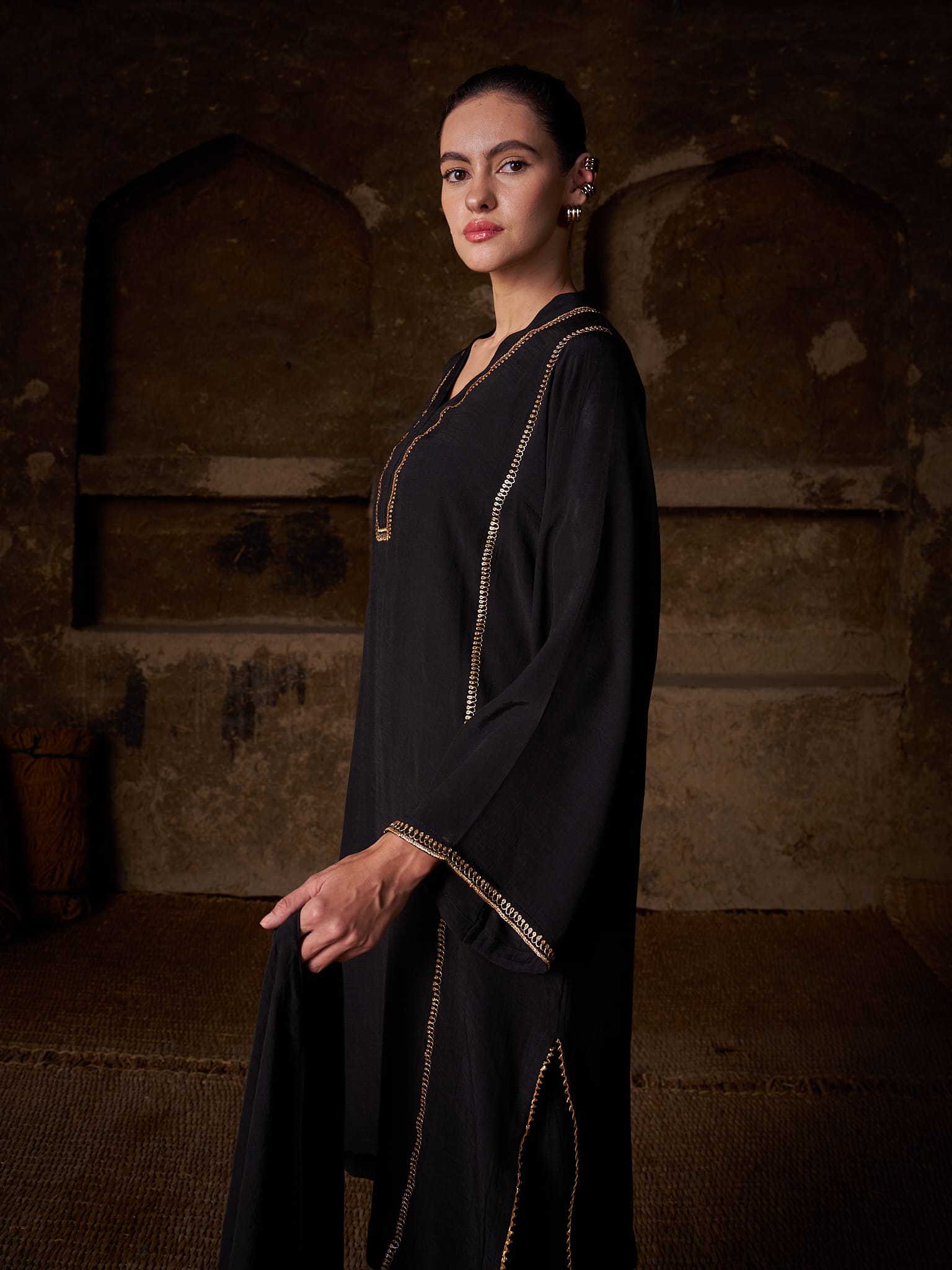 Black Tilla Embroidered Kurta Salwar Linen Crepe Dupatta