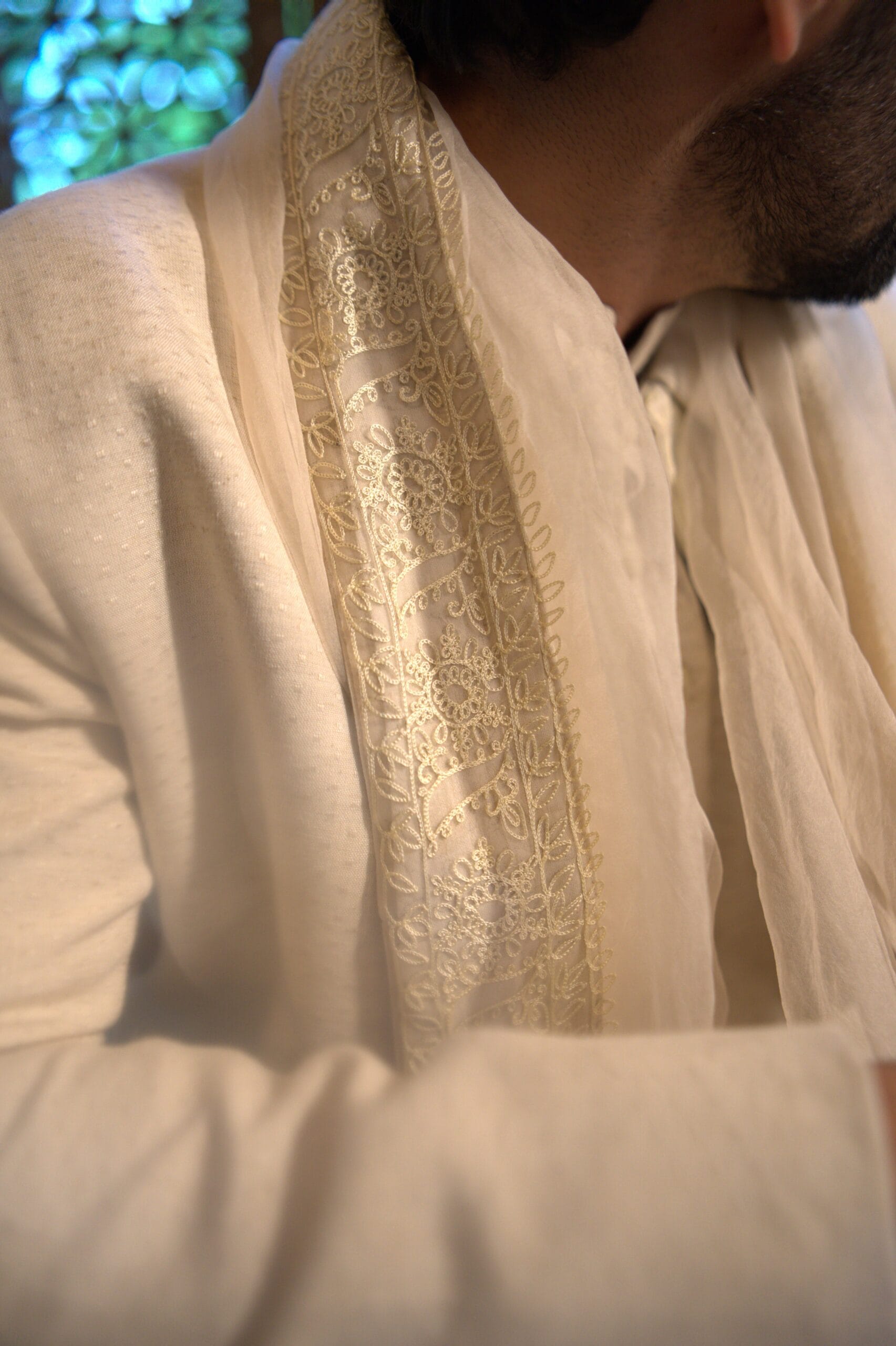 Ivory Ari Embroidered Sherwani Kurta Pant Set with an Organza Mens Dupatta