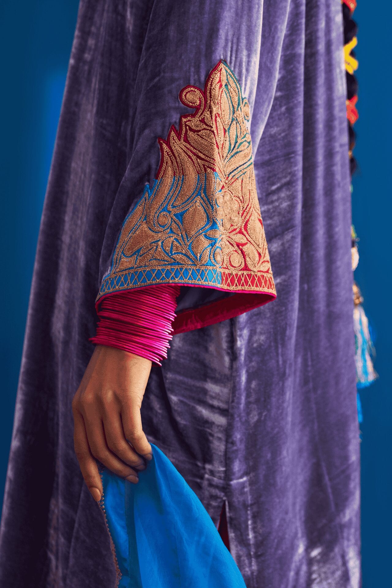 Lilac and Pink Tilla Embroidered Pheran Pants Organza Dupatta