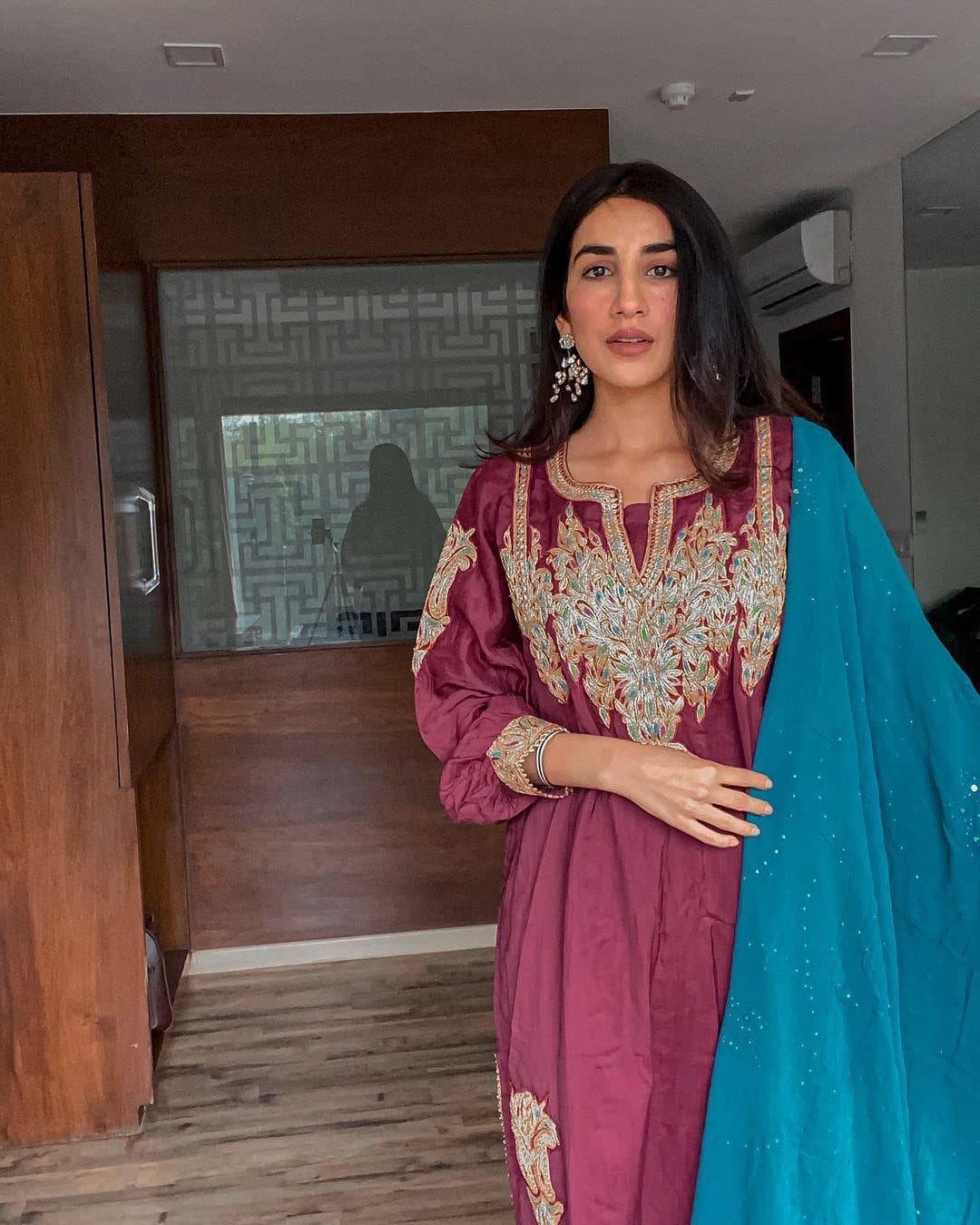 Parul Gulati In Silk Tilla  Embroidered Kurta salwar Organza Dupatta