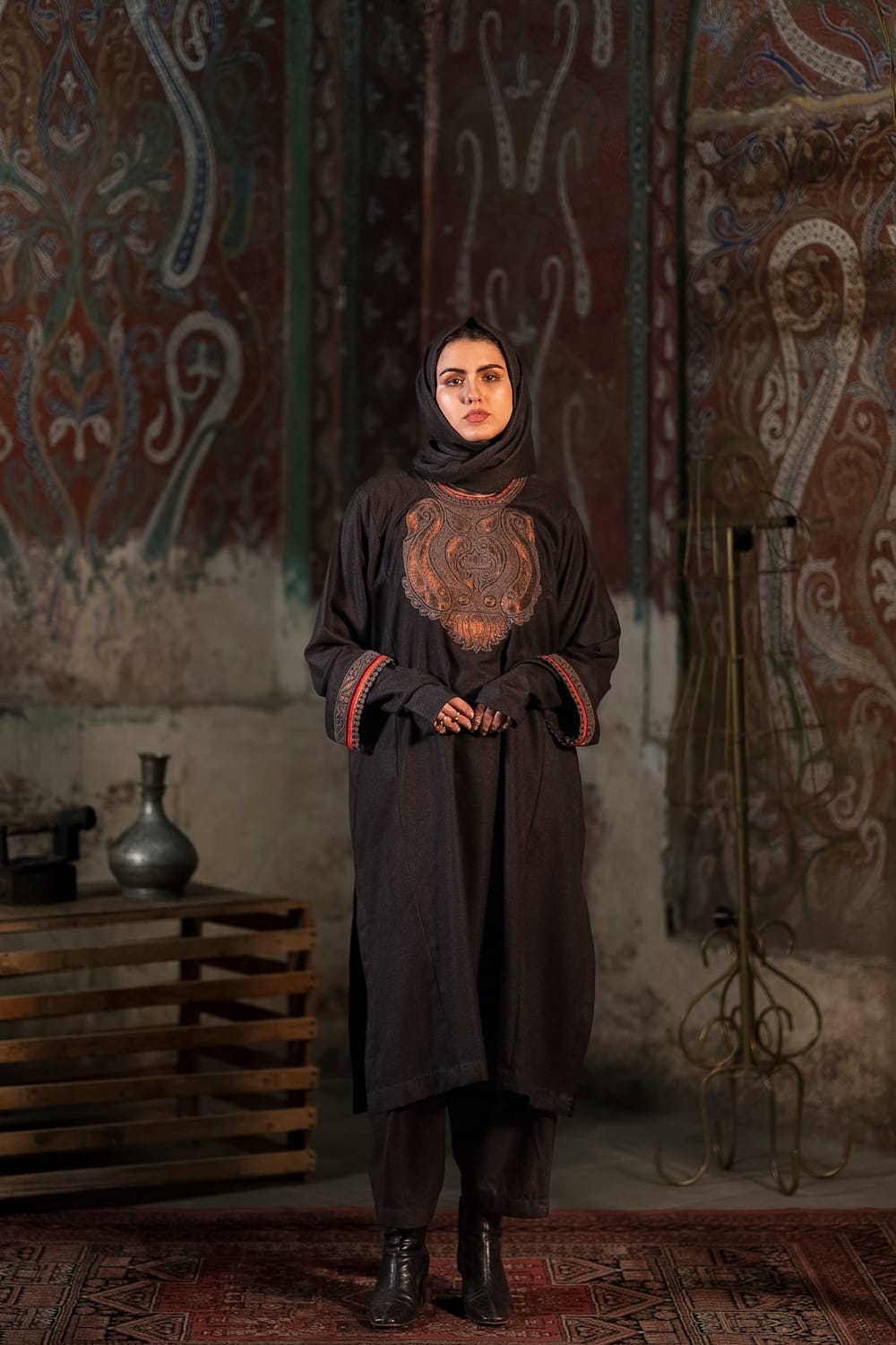 Piscean Pair Ash:Grey Wool Tilla Embroidered Pheran Salwar Stole