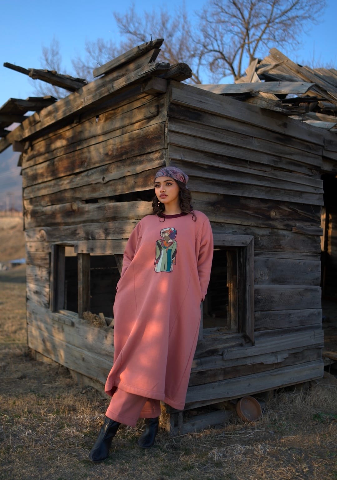 Khojje Mouj  Graphic Printed Rose Pink Pheran And Pants