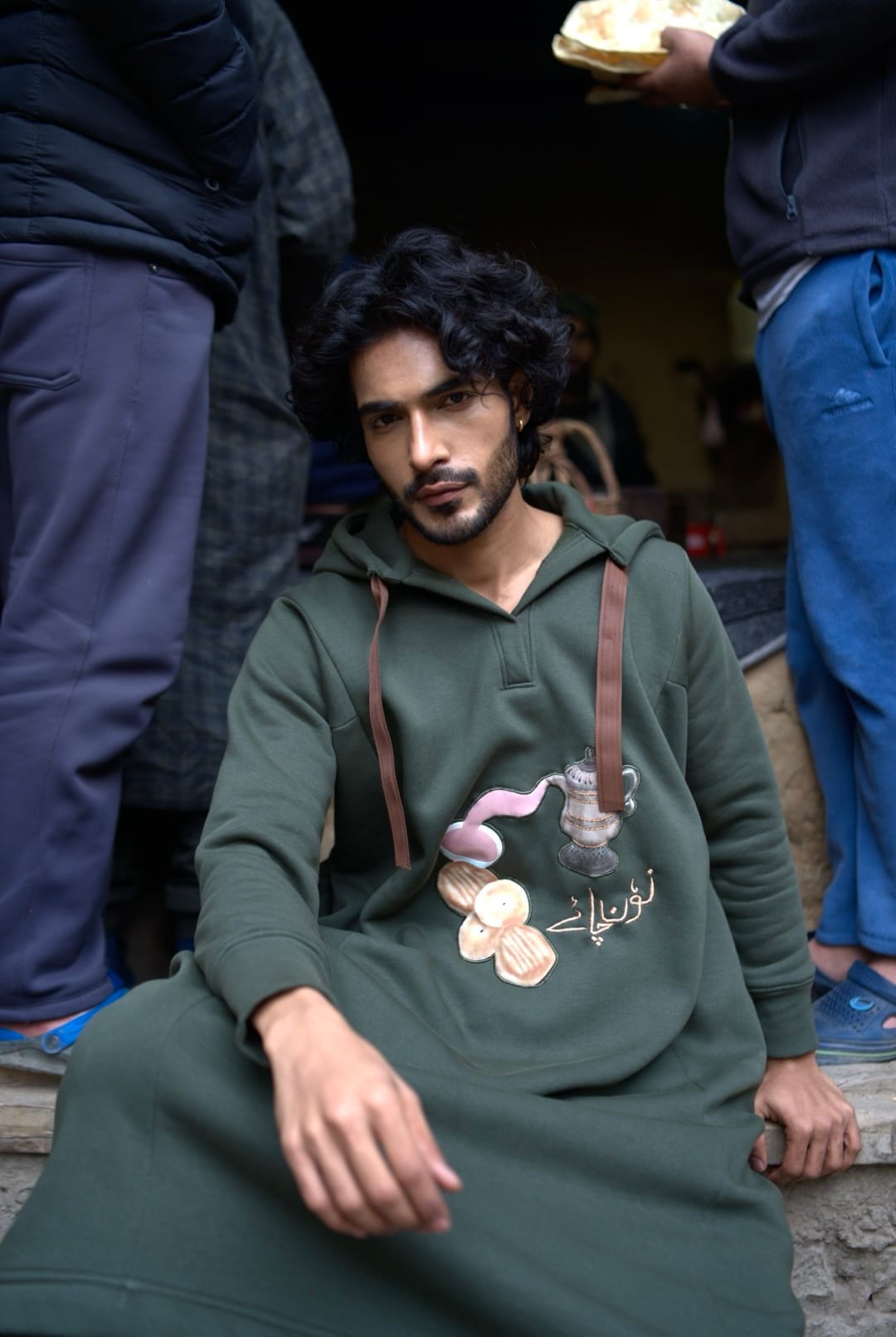 Noon Chai Graphic Printed Olive Pheran And Pants