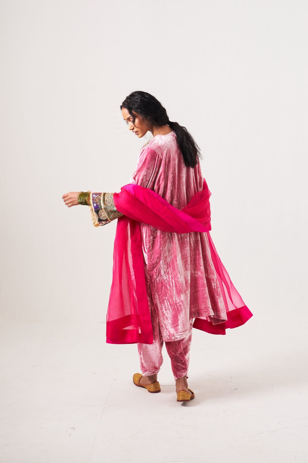 Pink Tilla Embroidered Pheran Salwar Organza Dupatta