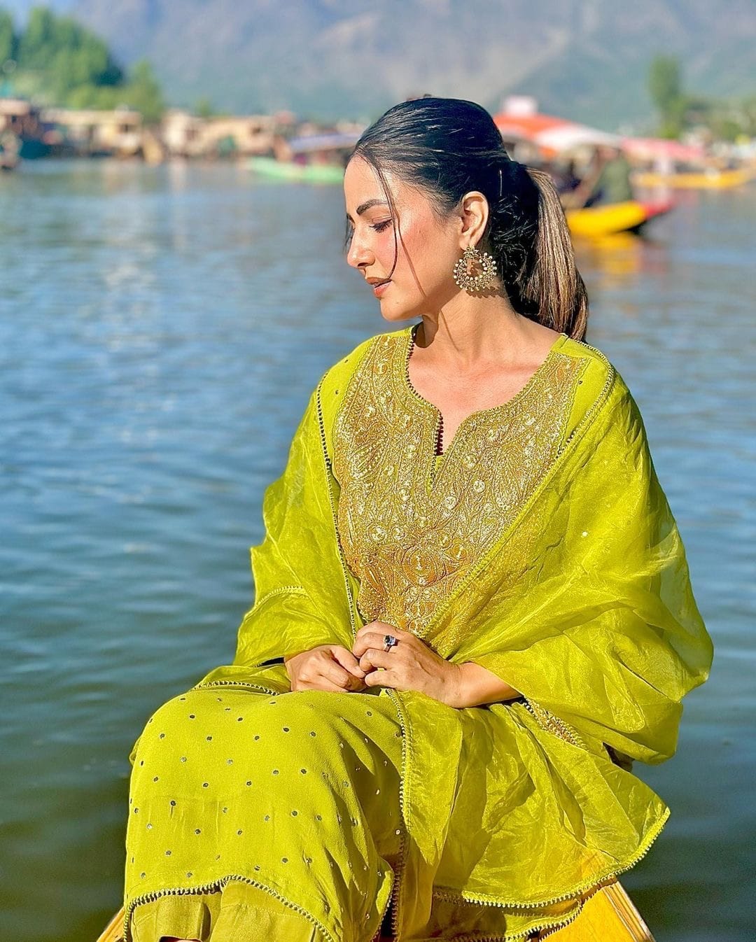 Hina Khan in Green Tilla Embroidered Kurta Pant Organza Dupatta