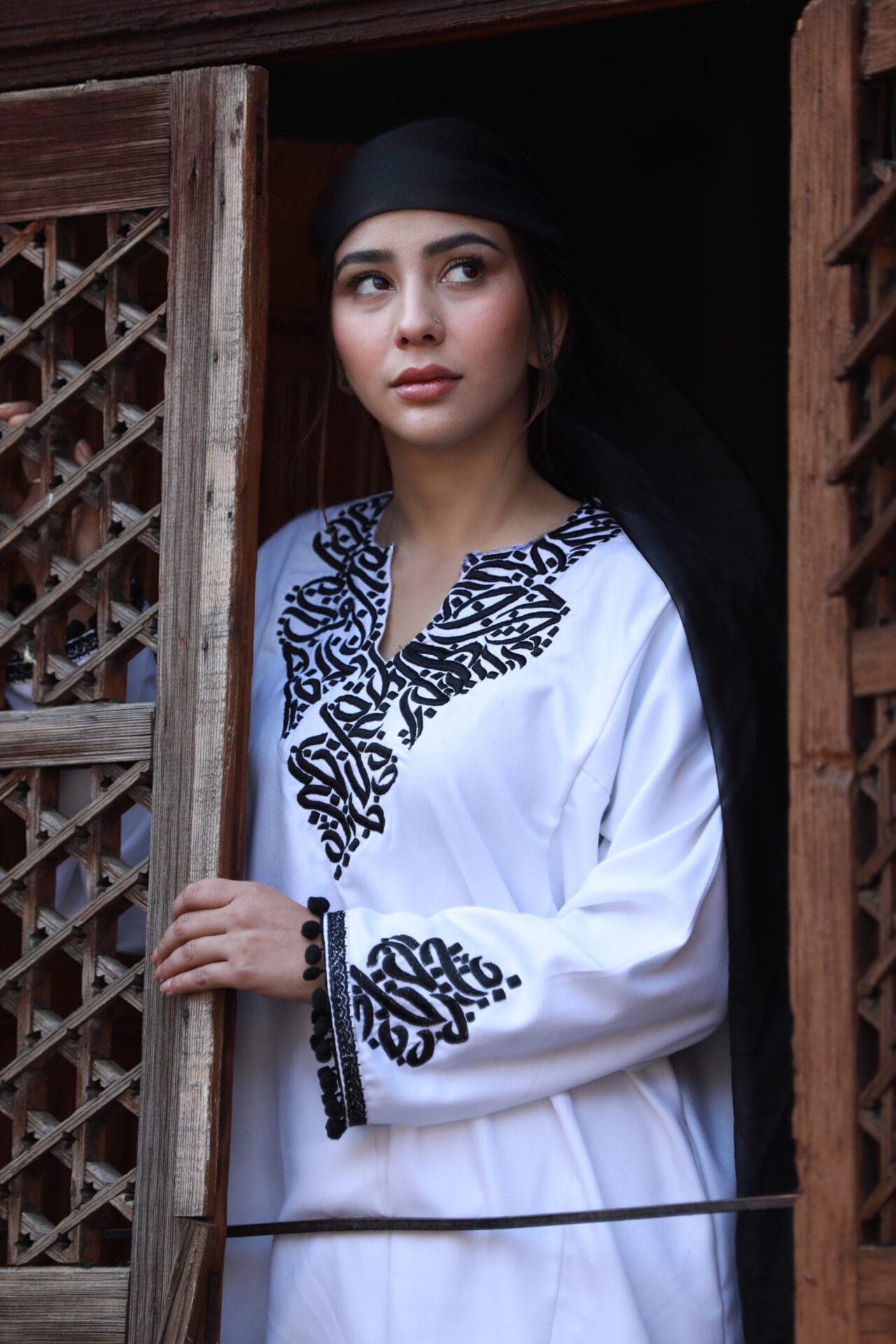 White Thread Embroidered Pheran Salwar Organza Dupatta
