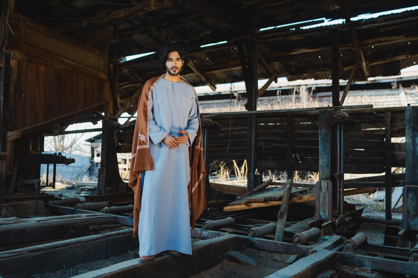 Grey Thawb