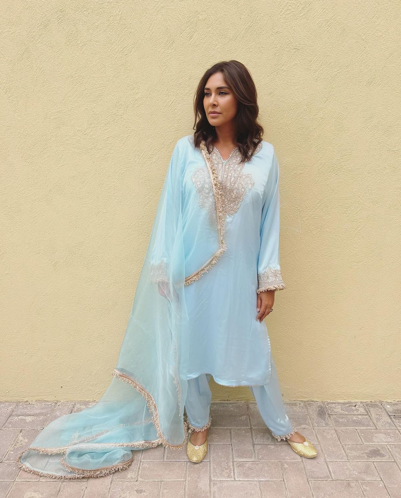 Lisa Ray in Powder Blue Tilla Embroidered Pheran Salwar Organza Dupatta