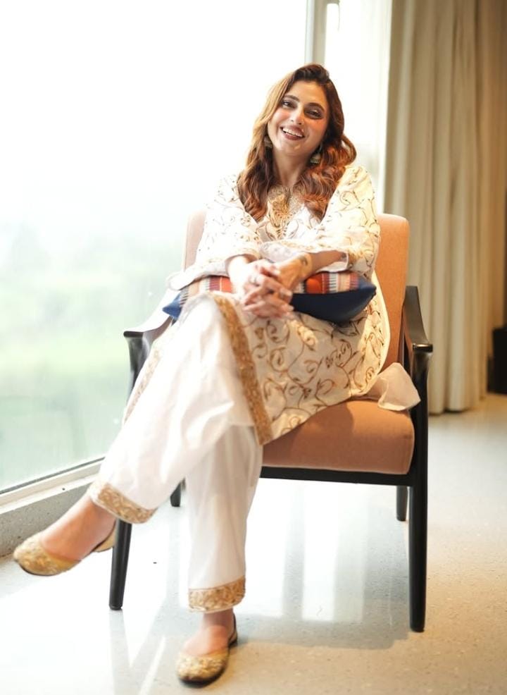 Farrhana Bhat in White Tilla Embroidered Pheran Salwar Organza Dupatta
