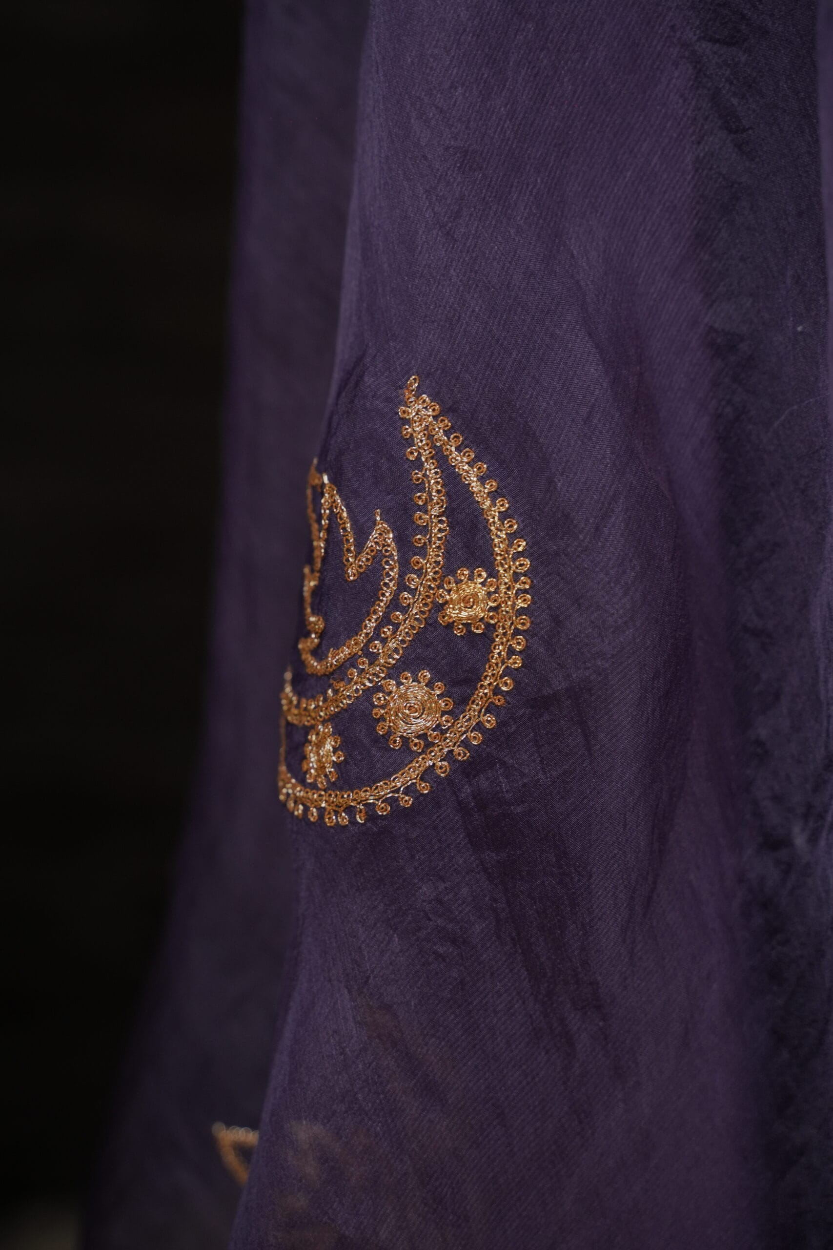 Lilac Khan Dress Tilla Embroidered Dupatta
