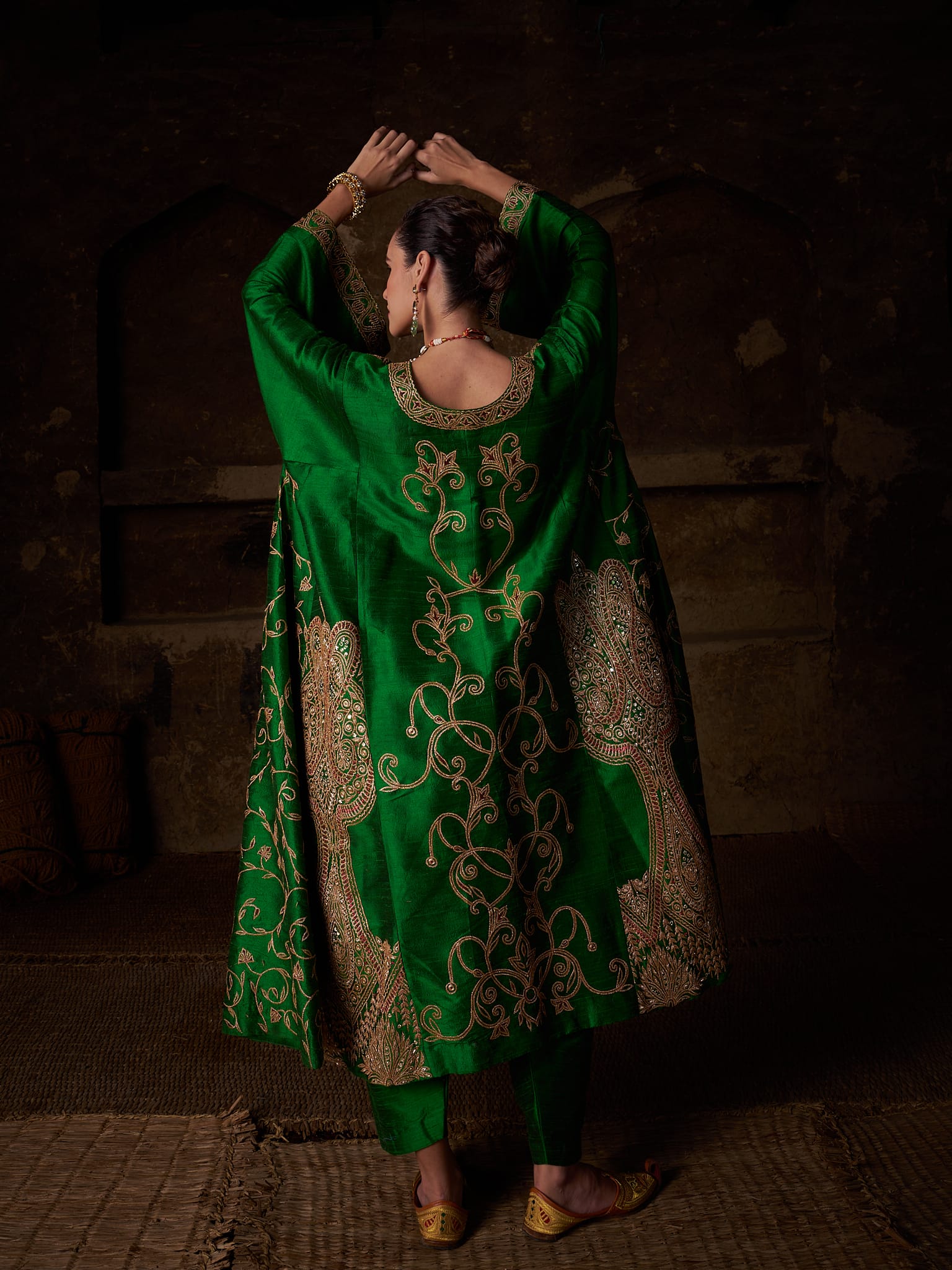 Green Tilla And Dabka Embroidered Kalidar Pheran Salwar Organza Mukaish Dupatta