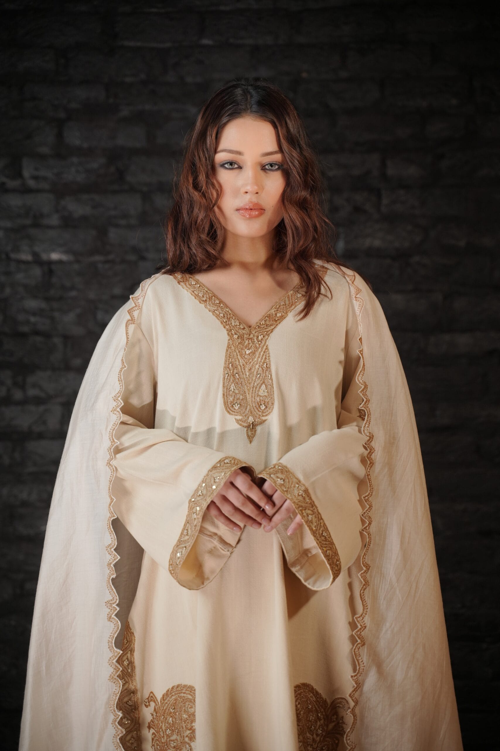 Ivory Tilla and Hand Embroidered Kameez Pants Dupatta - Image 4
