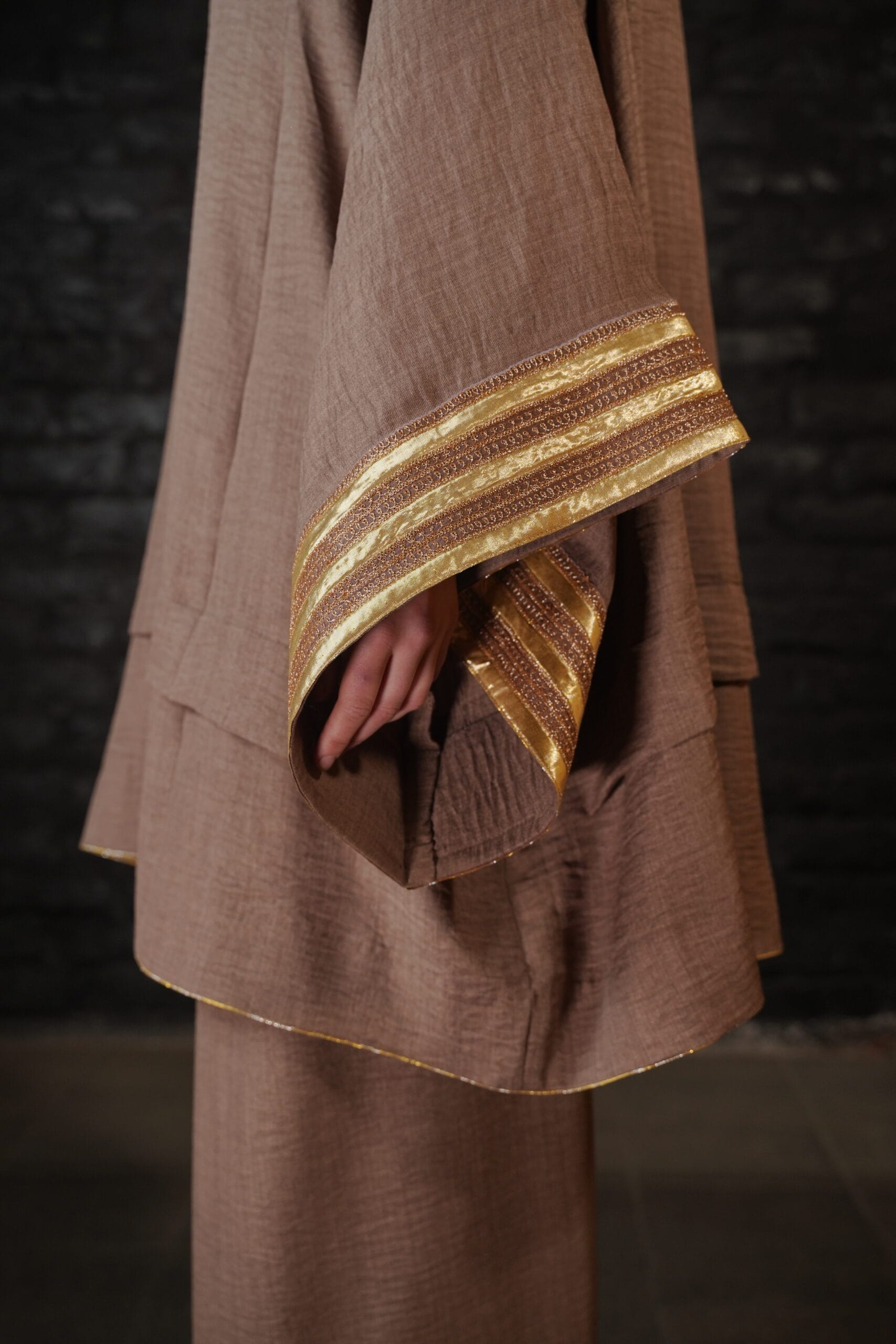 Beige Tilla Embroidered Round Pheran Farshi Salwar Dupatta - Image 5